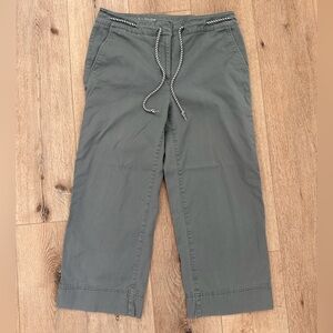 Talbots Wide legged Green cropped pants